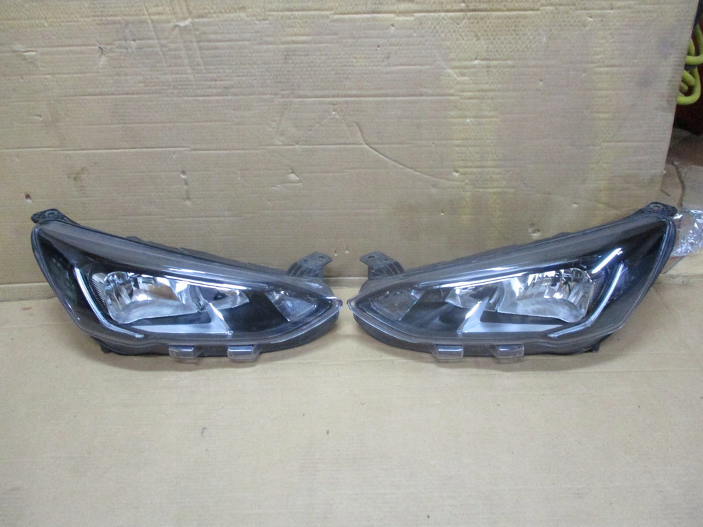 Frontscheinwerfer Ford Focus JX7B-13W030-CC LED Ein Stück (Rechts oder Links)