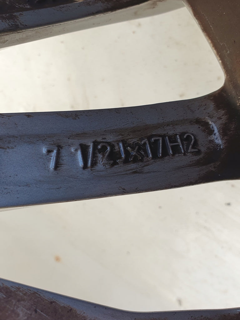 1x Alufelge 17 Zoll 7.5" 5x120 54ET Glanz 6856085 BMW 1 F40 Rim Wheel