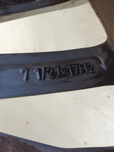 Laden Sie das Bild in den Galerie-Viewer, 1x Alufelge 17 Zoll 7.5&quot; 5x120 54ET Glanz 6856085 BMW 1 F40 Rim Wheel