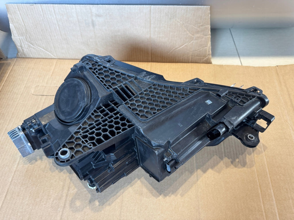 Frontscheinwerfer Skoda Superb III 3V1941016C 7060970301 Rechts Headlight SCH9366278013sk