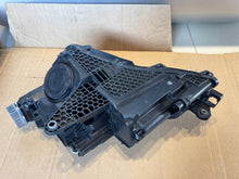 Laden Sie das Bild in den Galerie-Viewer, Frontscheinwerfer Skoda Superb III 3V1941016C 7060970301 Rechts Headlight SCH9366278013sk