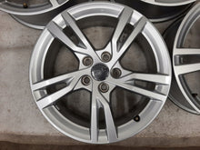 Laden Sie das Bild in den Galerie-Viewer, 4x Alufelge 17 Zoll 6.5" 5x112 43ET Glanz Silber 8V0601025DK Audi Rim Wheel FEL6381213204pz