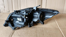 Laden Sie das Bild in den Galerie-Viewer, Frontscheinwerfer Toyota Auris 81110-02A40 Rechts Scheinwerfer Headlight SCH9034003119du