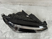 Laden Sie das Bild in den Galerie-Viewer, Frontscheinwerfer Skoda Superb III 3V1941016C Full LED Rechts Headlight