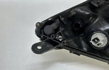 Laden Sie das Bild in den Galerie-Viewer, Frontscheinwerfer Toyota Prius DBW5772 Rechts Scheinwerfer Headlight SCH4983285535fi