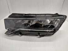 Laden Sie das Bild in den Galerie-Viewer, Frontscheinwerfer Skoda Octavia IV 5E4941009 LED Links Scheinwerfer Headlight SCH4061896601oa
