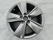 Load image into Gallery viewer, 1x Alufelge 17 Zoll 7.0" 5x114.3 45ET Glanz Graphit 42611-05310 Toyota Avensis FEL7964845681ag