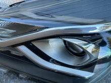 Laden Sie das Bild in den Galerie-Viewer, Frontscheinwerfer Toyota Yaris Links Scheinwerfer Headlight SCH2138419501eb