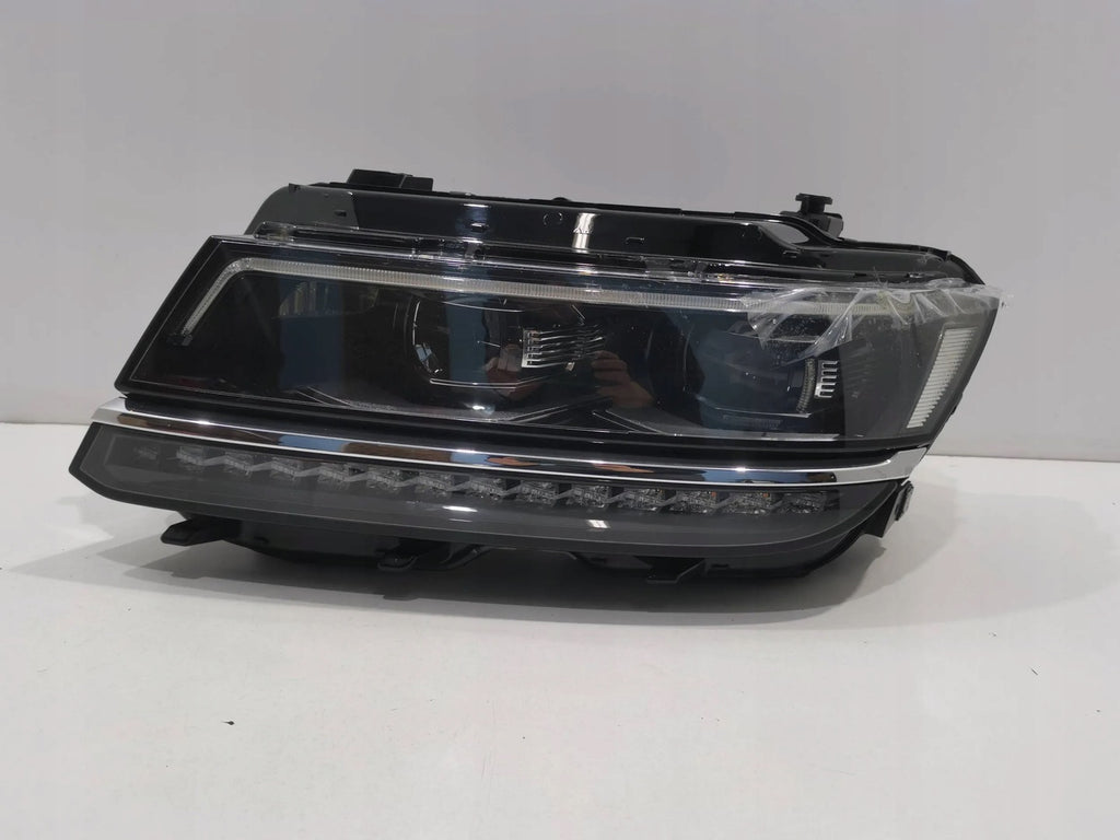 Frontscheinwerfer VW Tiguan 5NB941081D Ein Stück (Rechts oder Links) Headlight