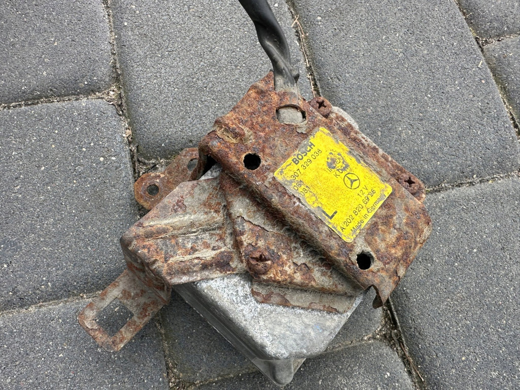Frontscheinwerfer Mercedes-Benz W202 A2028203361 Xenon Ein Satz Headlight SCH8589392981eb