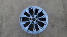 Laden Sie das Bild in den Galerie-Viewer, 1x Alufelge 17 Zoll 7.5" 5x112 5A35E58 BMW Rim Wheel FEL8956974480yk