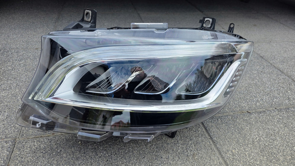 Frontscheinwerfer Mercedes-Benz Sprinter A9109065700 LED Links Headlight SCH3921512760bu