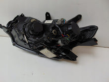 Laden Sie das Bild in den Galerie-Viewer, Frontscheinwerfer Mitsubishi Outlander III 8301C2-04 Rechts Headlight SCH3020347827rz