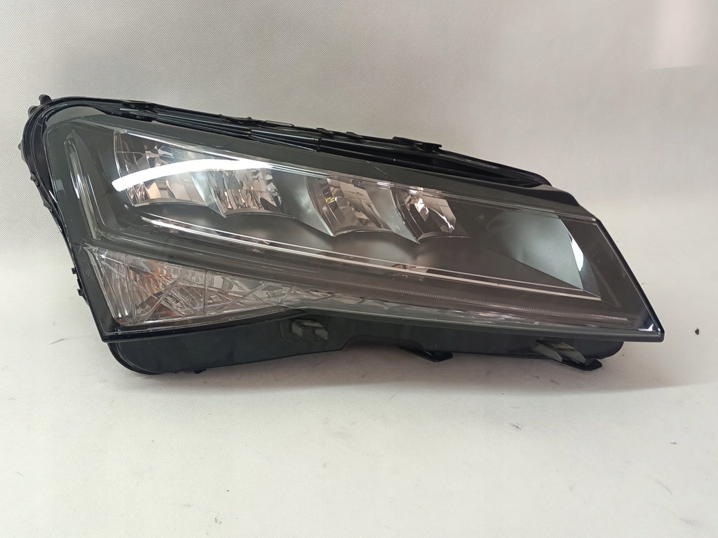 Frontscheinwerfer Skoda Superb Links Scheinwerfer Headlight SCH5293395405yy