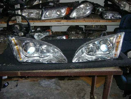 Frontscheinwerfer Ford Focus Xenon Ein Stück (Rechts oder Links) Headlight