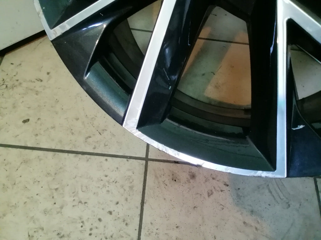 1x Alufelge 18 Zoll 8.0" 5x112 44ET Glanz 3V0601025AP Mg Superb I Rim Wheel FEL6048804937bi