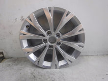 Load image into Gallery viewer, 1x Alufelge 17 Zoll 7.0" 5x112 40ET Glanz Silber 5NA601025 VW Passat Tiguan FEL8655659580fb
