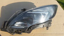 Laden Sie das Bild in den Galerie-Viewer, Frontscheinwerfer Opel Zafira C 13399858 Links Scheinwerfer Headlight