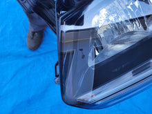Laden Sie das Bild in den Galerie-Viewer, Frontscheinwerfer Opel Movano B 260105567R Rechts Scheinwerfer Headlight SCH5415845652rl