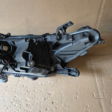 Laden Sie das Bild in den Galerie-Viewer, Frontscheinwerfer Toyota Camry 81110-33D71 Rechts Scheinwerfer Headlight SCH9016641453ac