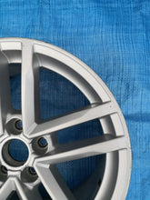Load image into Gallery viewer, 1x Alufelge 17 Zoll 8.5" 5x112 50ET Glanz Silber 8S0601025 Audi Tt Rim Wheel FEL3534343980ub