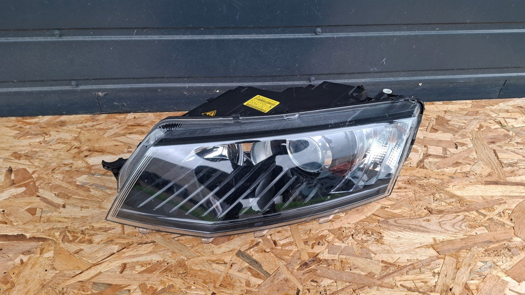 Frontscheinwerfer Skoda Octavia III 5E1941015B Links Scheinwerfer Headlight SCH1116043158hn