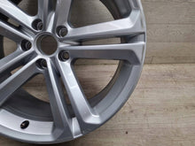 Laden Sie das Bild in den Galerie-Viewer, 1x Alufelge 19 Zoll 5x112 5N0601025T VW Tiguan Rim Wheel FEL4854640517jz