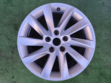 Laden Sie das Bild in den Galerie-Viewer, 1x Alufelge 17 Zoll 5x112 3V0601025SAJ Skoda Superb Rim Wheel FEL8877551851pp