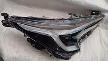 Laden Sie das Bild in den Galerie-Viewer, Frontscheinwerfer Toyota Corolla 81110-02X10 Rechts Scheinwerfer Headlight SCH8645441465wp