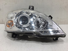 Laden Sie das Bild in den Galerie-Viewer, Frontscheinwerfer Mercedes-Benz Vito A6398202961 Xenon Rechts Headlight SCH2708575011ri