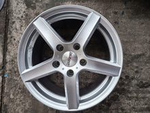 Load image into Gallery viewer, 1x Alufelge 16 Zoll 7.0" 5x120 35ET Glanz Silber Rim Wheel FEL3747434063jt