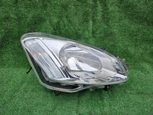 Laden Sie das Bild in den Galerie-Viewer, Frontscheinwerfer Citroën Berlingo 9806306580 Ein Stück (Rechts oder Links)