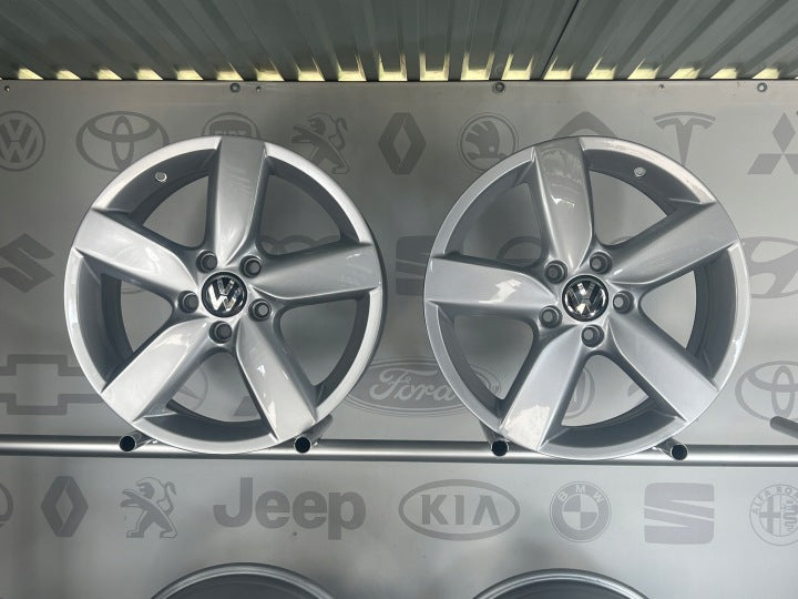 4x Alufelge 17 Zoll 7.0" 5x112 54ET Glanz Silber 5K0601025AA VW Passat Golf FEL3896416616nk