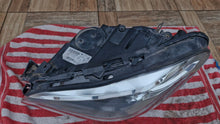 Laden Sie das Bild in den Galerie-Viewer, Frontscheinwerfer BMW 5 F11 F10 7317131-10 Xenon Links Scheinwerfer Headlight SCH4179730352re