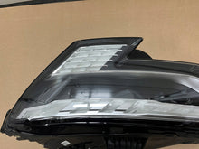 Laden Sie das Bild in den Galerie-Viewer, Frontscheinwerfer Audi A3 8Y0941035 Full LED Links Scheinwerfer Headlight