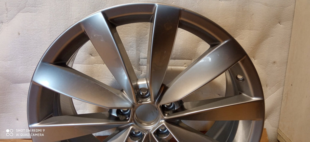 1x Alufelge 19 Zoll 8.0" 5x112 41ET Glanz Silber 1K8601025C VW Scirocco FEL9824641059zp