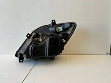 Laden Sie das Bild in den Galerie-Viewer, Frontscheinwerfer Mercedes-Benz Sprinter 906 9068200261 Rechts Headlight
