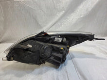 Laden Sie das Bild in den Galerie-Viewer, Frontscheinwerfer Opel Meriva B 13253630 Rechts Scheinwerfer Headlight SCH8309920373ds