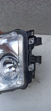 Load image into Gallery viewer, Frontscheinwerfer Mercedes-Benz A9618207361 Rechts Scheinwerfer Headlight