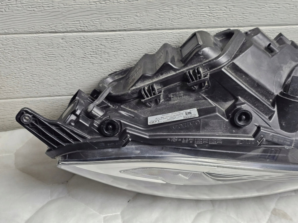Frontscheinwerfer Volvo V40 S40 31420004 107100174982 Rechts Headlight SCH5543560708aj
