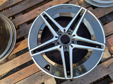Load image into Gallery viewer, 1x Alufelge 18 Zoll 8.5" 5x112 52ET Glanz Schwarz A2064011800 Mercedes-Benz W206 FEL4451655253mf