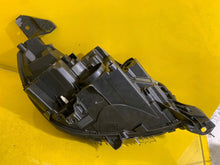 Laden Sie das Bild in den Galerie-Viewer, Frontscheinwerfer Peugeot 208 90200109 LED Links Scheinwerfer Headlight