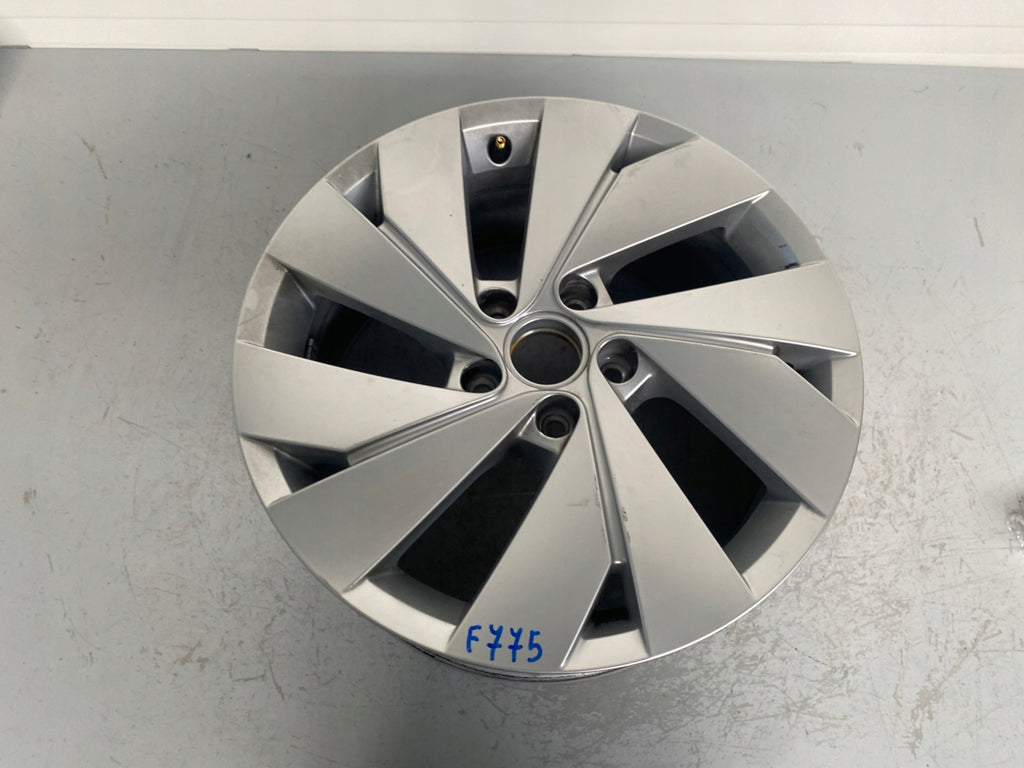 1x Alufelge 17 Zoll 7.5" 5x112 5H0601025BE VW Golf VIII I Rim Wheel FEL8107693648zg