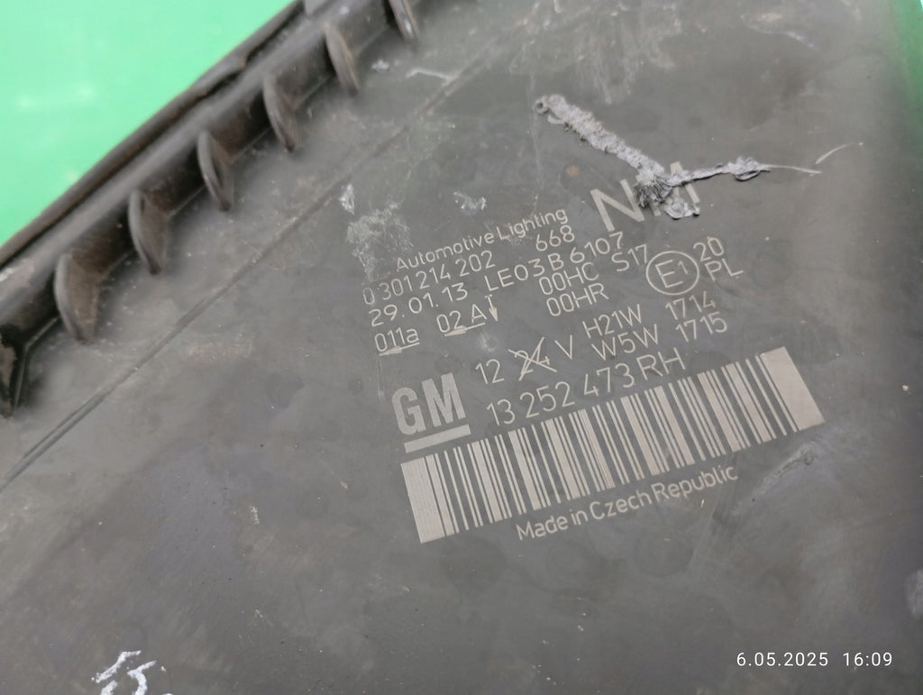 Frontscheinwerfer Opel Zafira B A 13252473 Rechts Scheinwerfer Headlight