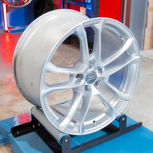 Laden Sie das Bild in den Galerie-Viewer, 1x Alufelge 19 Zoll 8.5" 5x112 42ET Glanz Silber 4S0601025CD Audi Rim Wheel FEL1444370314yc