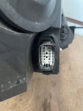 Load image into Gallery viewer, Frontscheinwerfer Ford Fiesta H1BB13W030CE Links Scheinwerfer Headlight