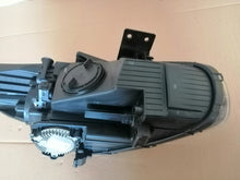 Laden Sie das Bild in den Galerie-Viewer, Frontscheinwerfer Kia Carens IV 92101-A4 Xenon Links Scheinwerfer Headlight SCH7018492157fp