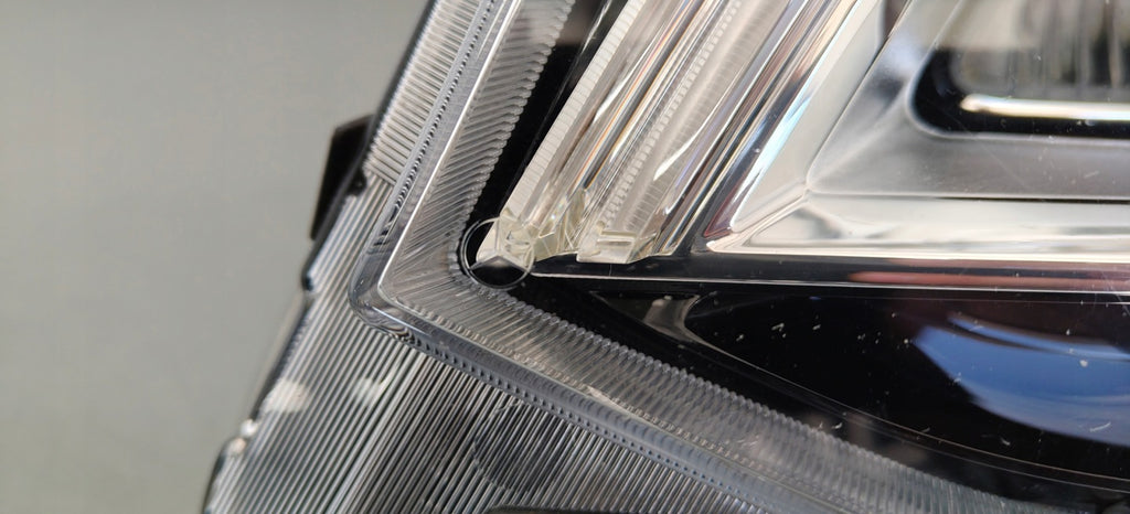 Frontscheinwerfer Mercedes-Benz Sprinter A9109068100 Links Headlight SCH8587698142cs