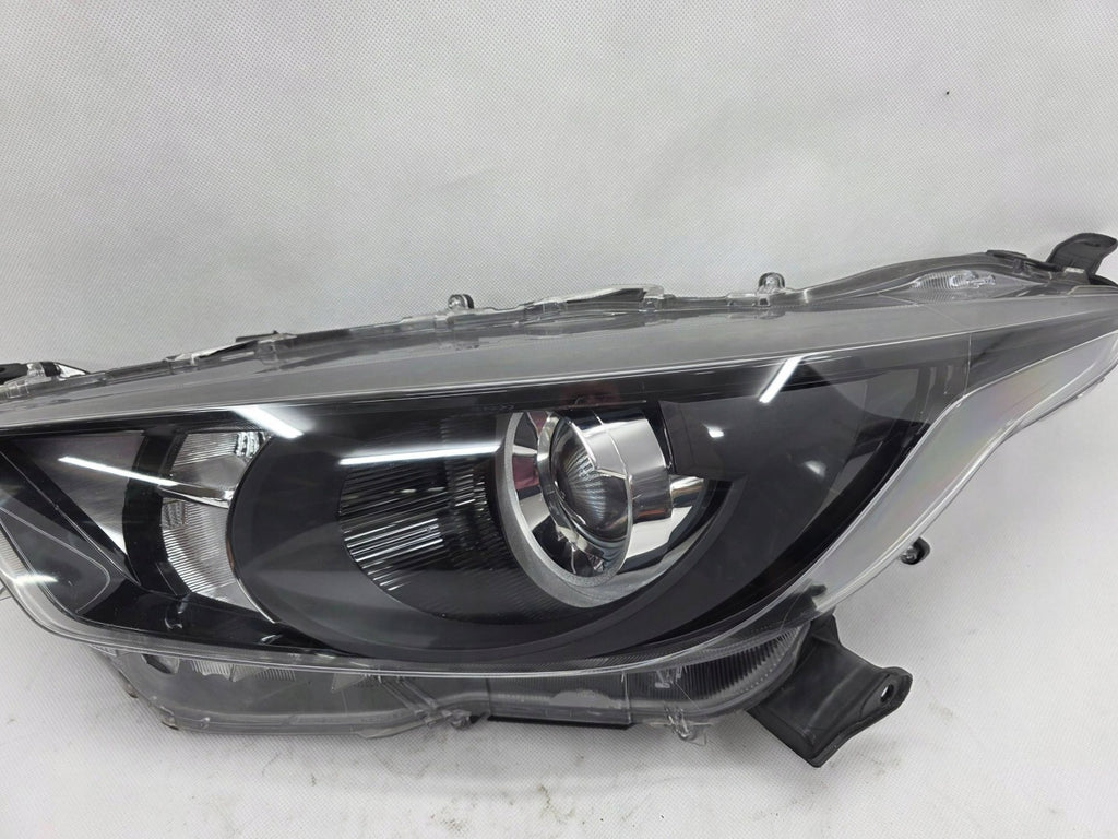 Frontscheinwerfer Toyota IV Yaris EUK06 Links Scheinwerfer Headlight SCH9827104989if