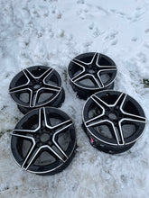 Load image into Gallery viewer, 4x Alufelge 18 Zoll 7.5&quot; 5x112 49ET Glanz Schwarz A1774011500 Mercedes-Benz